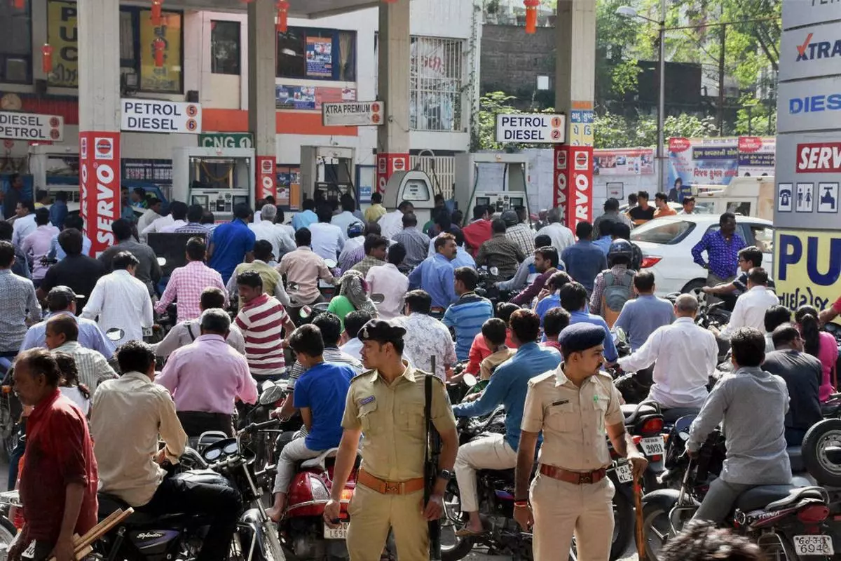 Petrol pump dealers will strike on February 29 Strike: ਹੁਣ ਫਿਰ ਨਹੀਂ ਮਿਲੇਗਾ ਪੈਟਰੋਲ ਤੇ ਡੀਜ਼ਲ, ਦੇਸ਼ ਭਰ 'ਚ ਪੈਟਰੋਲ ਪੰਪ ਰਹਿਣਗੇ ਬੰਦ, ਮੀਟਿੰਗ ਰਹੀ ਬੇਸਿੱਟਾ